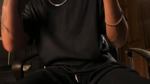 Snapshot of godly_huan chatting on 24, 2, 2025 HUAN online show from 24, 2, 2025