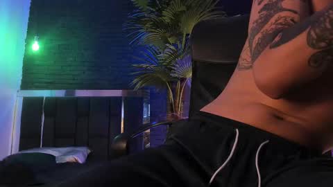 Snapshot of godly_huan chatting on 26, 2, 2025 HUAN online show from 26, 2, 2025