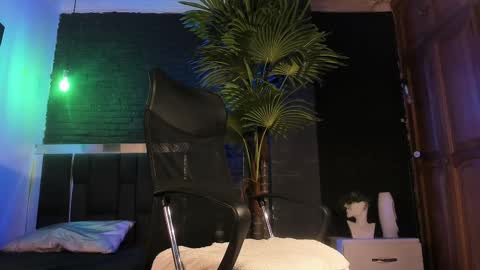 Snapshot of godly_huan chatting on 27, 2, 2025 HUAN online show from 27, 2, 2025