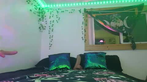 XxPretentious PeachxX online show from 3, 5, 2026
