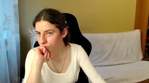 Elizabeth Effie online show from 8, 6, 2026