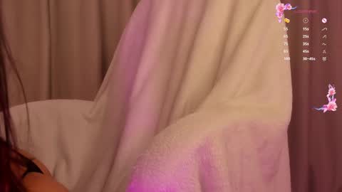 Snapshot of gorgeous_brunette chatting on 28, 2, 2025 Rose online show from 28, 2, 2025