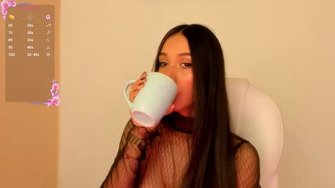 Snapshot of gorgeous_brunette chatting on 11, 9, 2025 Rose online show from 11, 9, 2025