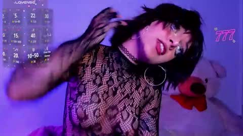 Violet online show from 3, 6, 2026