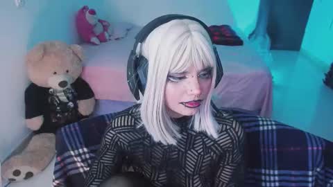 Snapshot of gothvampiredoll chatting on 1, 10, 2025 Isa online show from 1, 10, 2025