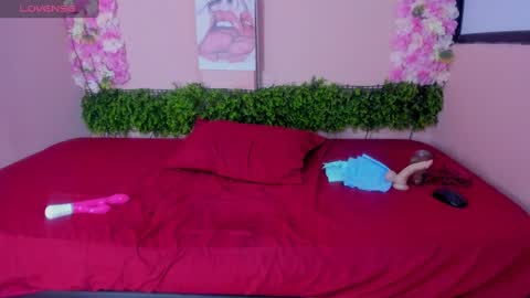 Snapshot of grandmother_milf chatting on 8, 3, 2025 Mi Name is violeta  online show from 8, 3, 2025