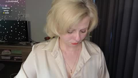 Snapshot of gray_swann chatting on 5, 2, 2025 Ray online show from 5, 2, 2025