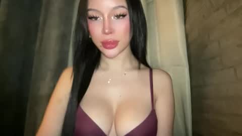 Marie Pelie online show from 18, 12, 2025