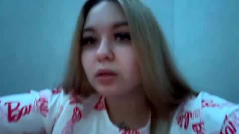 Lina 3 online show from 4, 2, 2025