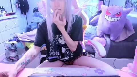 Snapshot of greeneyedlovexo chatting on 7, 2, 2025 GreenEyedLovexo online show from 7, 2, 2025