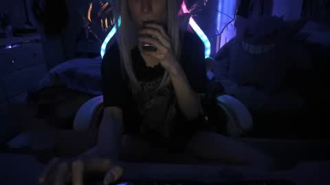Snapshot of greeneyedlovexo chatting on 12, 2, 2025 GreenEyedLovexo online show from 12, 2, 2025