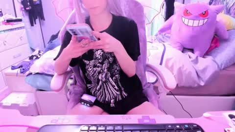 Snapshot of greeneyedlovexo chatting on 12, 3, 2025 GreenEyedLovexo online show from 12, 3, 2025