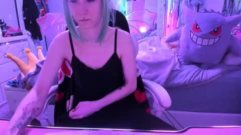 Snapshot of greeneyedlovexo chatting on 8, 10, 2025 GreenEyedLovexo online show from 8, 10, 2025