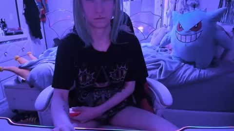 Snapshot of greeneyedlovexo chatting on 13, 10, 2025 GreenEyedLovexo online show from 13, 10, 2025