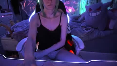 Snapshot of greeneyedlovexo chatting on 14, 10, 2025 GreenEyedLovexo online show from 14, 10, 2025