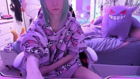 Snapshot of greeneyedlovexo chatting on 22, 10, 2025 GreenEyedLovexo online show from 22, 10, 2025