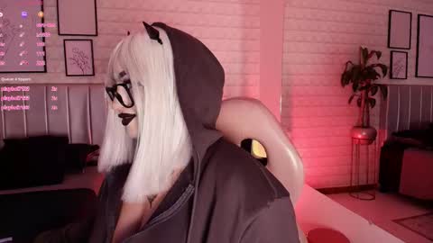   online show from 23, 9, 2025