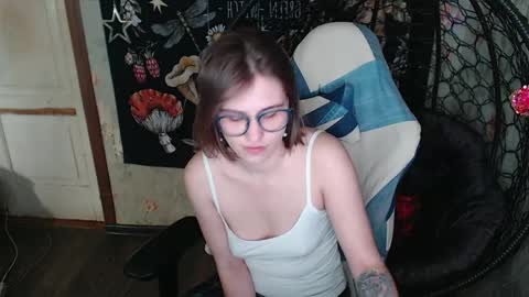 Lina online show from 6, 4, 2026