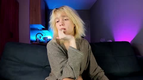 Greg-independent model online show from 7, 12, 2024