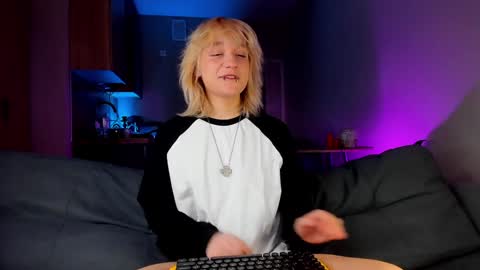 Greg-independent model online show from 10, 1, 2025