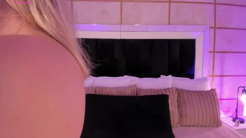 Greta Velvet  online show from 4, 2, 2026