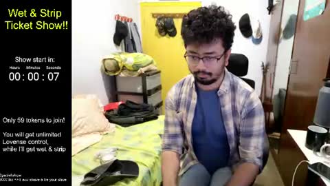 Snapshot of greybondage93 chatting on 22, 7, 2026 Grey Hardy Slave online show from 22, 7, 2026