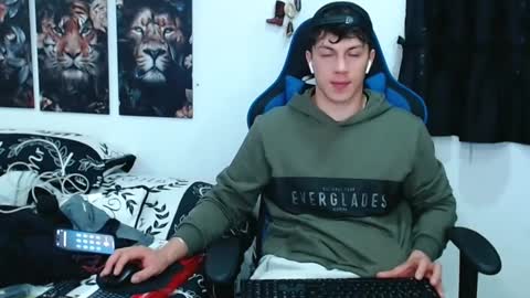 griego01 online show from 6, 3, 2025