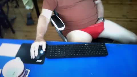 guesswhatigot2 online show from 15, 4, 2026