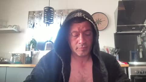 Snapshot of guil0 chatting on 18, 7, 2026 guil0 online show from 18, 7, 2026