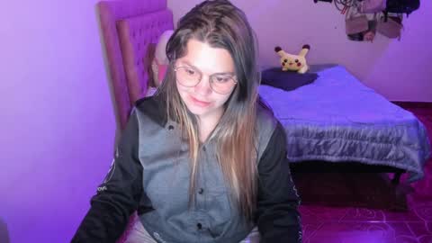 Hello Im Julieta Im 25 years old welcome to my room have fun and be happy. online show from 7, 1, 2025