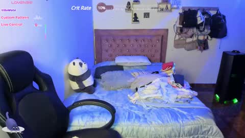 Hello Im Julieta Im 25 years old welcome to my room have fun and be happy. online show from 10, 3, 2025