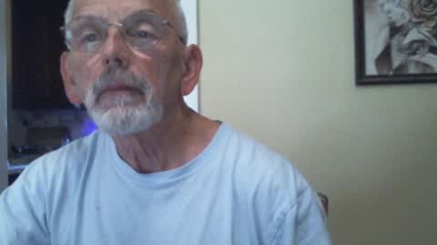 Snapshot of gulfcoast1952 chatting on 11, 1, 2025 Roy online show from 11, 1, 2025