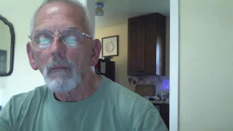 Snapshot of gulfcoast1952 chatting on 18, 1, 2025 Roy online show from 18, 1, 2025