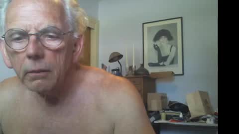 Snapshot of gulfcoast1952 chatting on 25, 6, 2026 Roy online show from 25, 6, 2026
