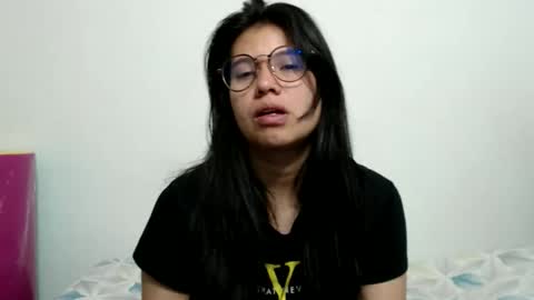 Vane blonde and Hazell black hair online show from 19, 2, 2026