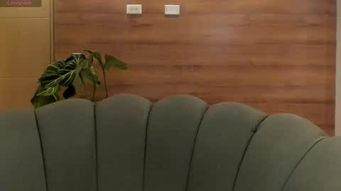 gummyluv online show from 13, 4, 2026