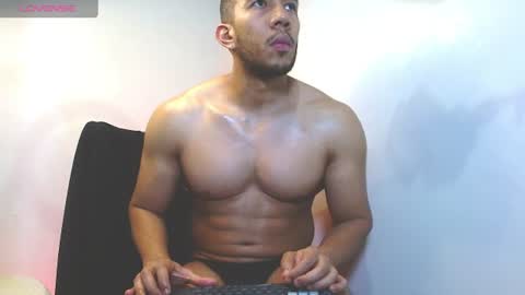 holl latino online show from 12, 7, 2026