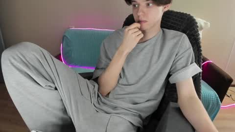 guy_liam1 online show from 1, 2, 2025