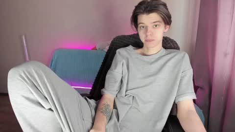 guy_liam1 online show from 28, 2, 2025