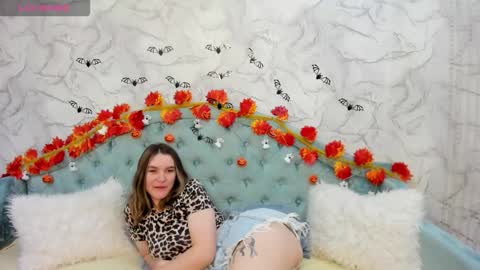 Snapshot of gwensmitt chatting on 31, 10, 2025 gwensmitt online show from 31, 10, 2025