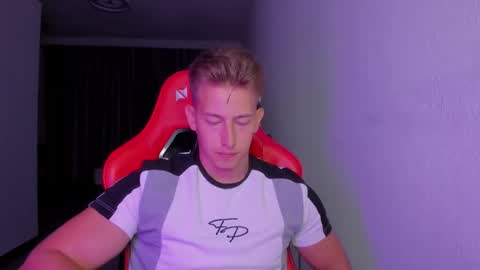 Oliver online show from 7, 11, 2025