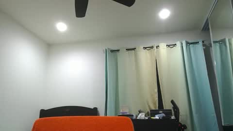 h0nest84 online show from 15, 12, 2024