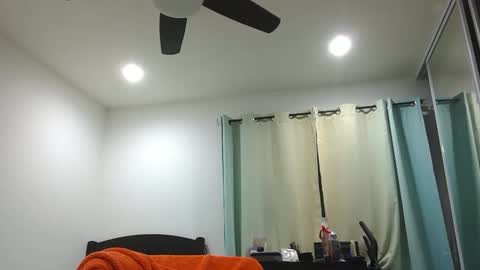 h0nest84 online show from 31, 12, 2024