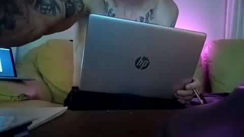 Snapshot of h333th3nz chatting on 29, 3, 2026 h333th3nz online show from 29, 3, 2026