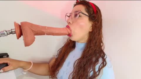 hade_cute2 online show from 2, 12, 2024