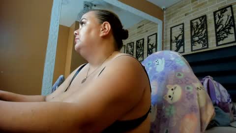 hadelyn_lee online show from 21, 4, 2026