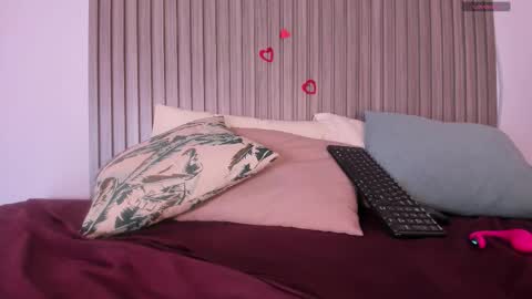 Snapshot of hailey_foxxx chatting on 5, 2, 2026 laura online show from 5, 2, 2026