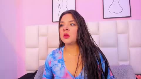 Hailey Henao online show from 19, 5, 2026