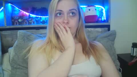 Snapshot of haileyakuma69 chatting on 13, 2, 2025 Hailey and d online show from 13, 2, 2025