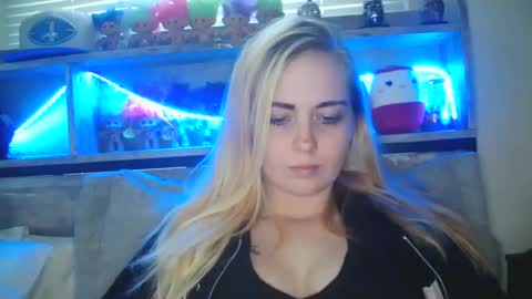 Snapshot of haileyakuma69 chatting on 2, 3, 2025 Hailey and d online show from 2, 3, 2025